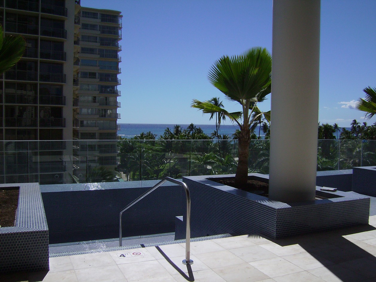 Trump Tower Waikiki pool 1