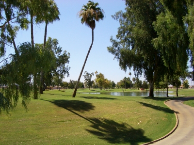 Oakwood CC Golf Looking to Pro Shop