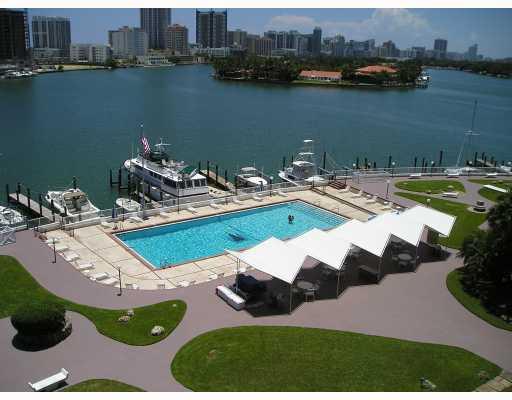 King Cole Condo Pool