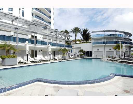 Bath Club Pool/Spa