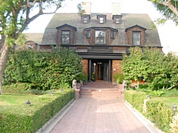 Los Cerritos Home