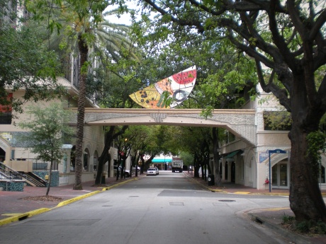 This is Florida Ave looking west. If you walk down towards the end of the block you will run into a cool bar called Grove Spot to the right, and Coco Walk to the left. At the left of the picture you will notice some stairs. These are the steps to The Shops at Mayfair.