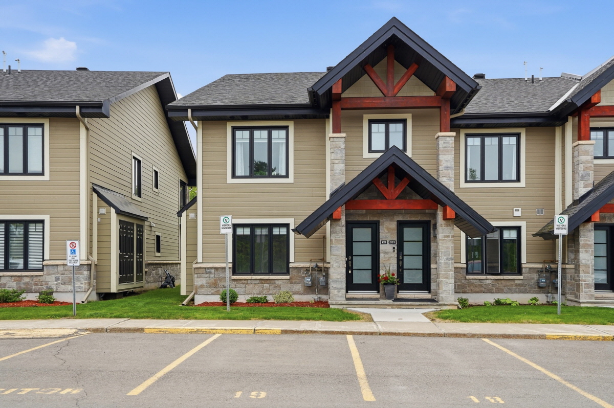 121 292 Masters Lane, Rockland, ON, K4K OK5 Canada