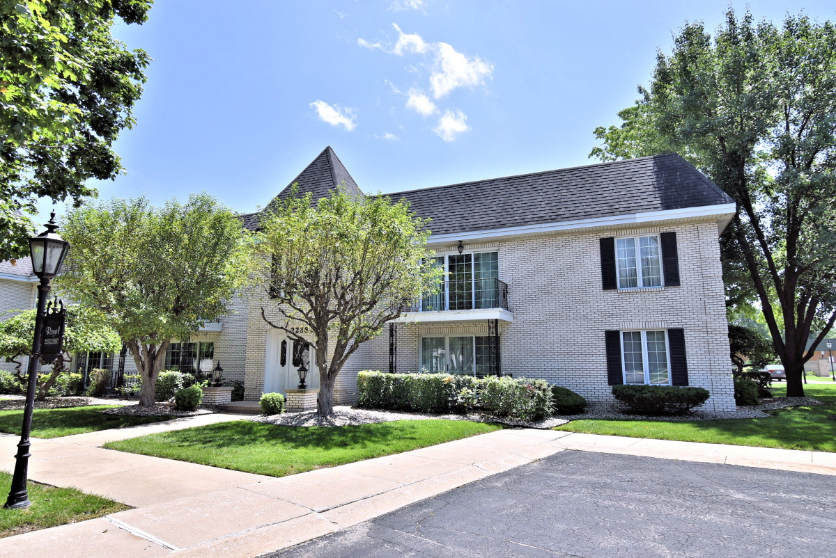 2288 Bordeaux walk  D1, Highland, IN, 46322 United States