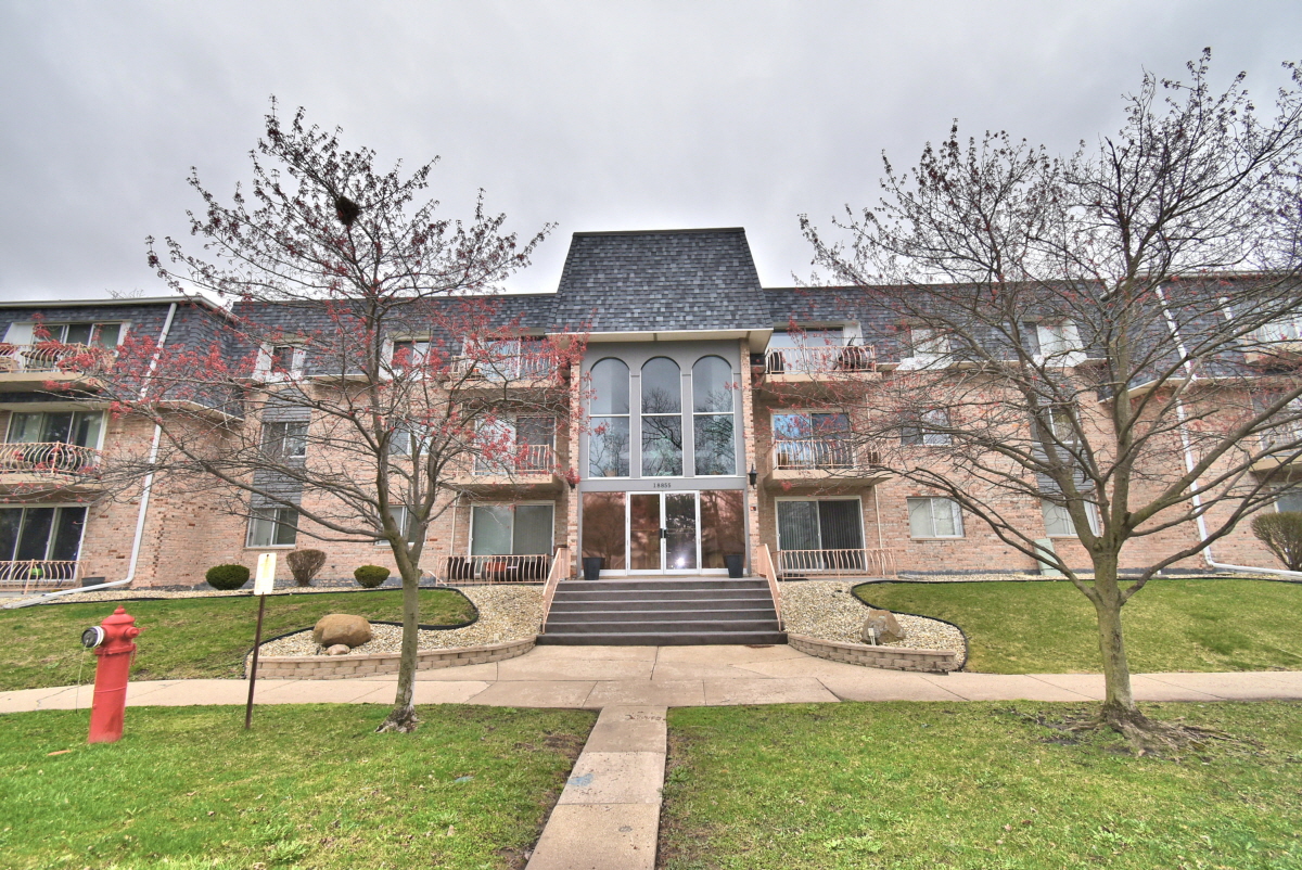 234 18855 Burnham Ave, Lansing, IL, 60438 United States