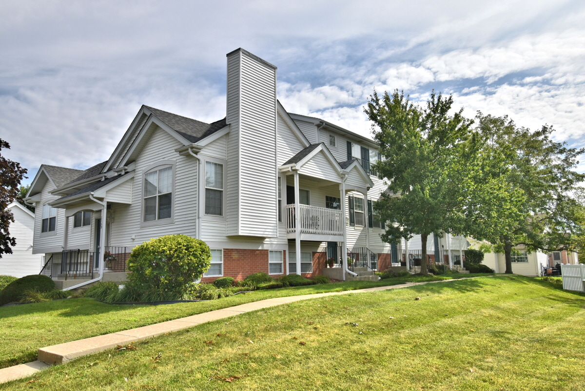 1361 Foxhound Trl, Beecher, IL, 60401 United States