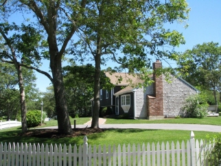 47 Ellis Drive, DennsiPort, MA, 02639 United States