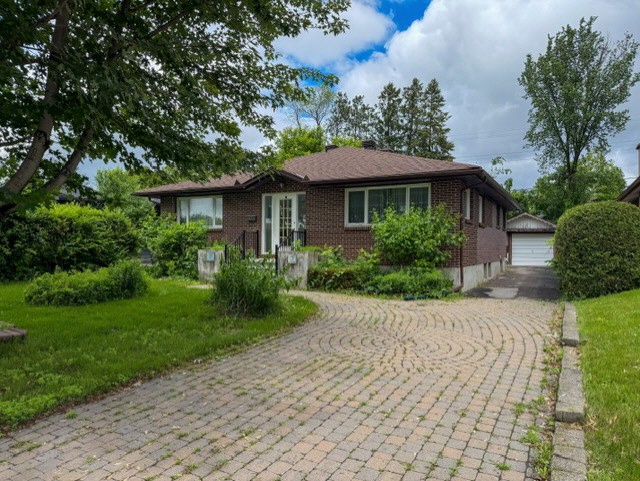 767 Claude St., Ottawa, ON, K1K 2S1 Canada