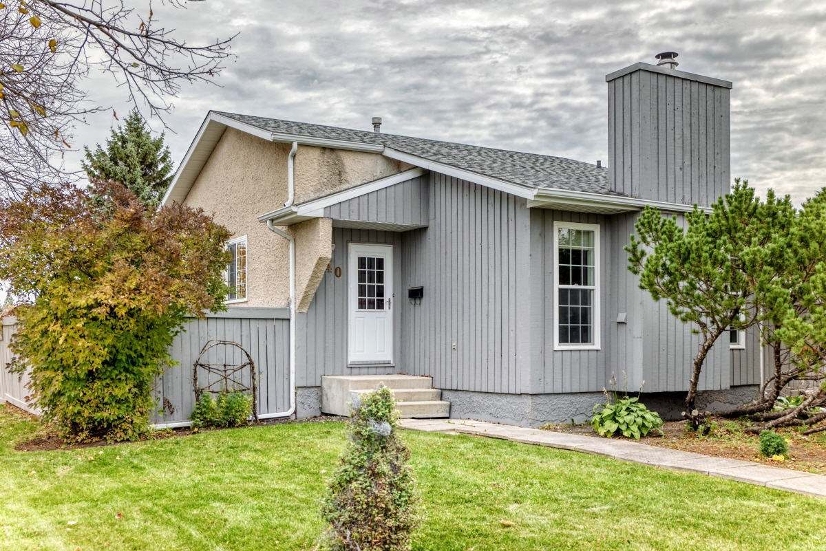 40 Garton Avenue, Winnipeg, MB, R2R 1Y9 Canada