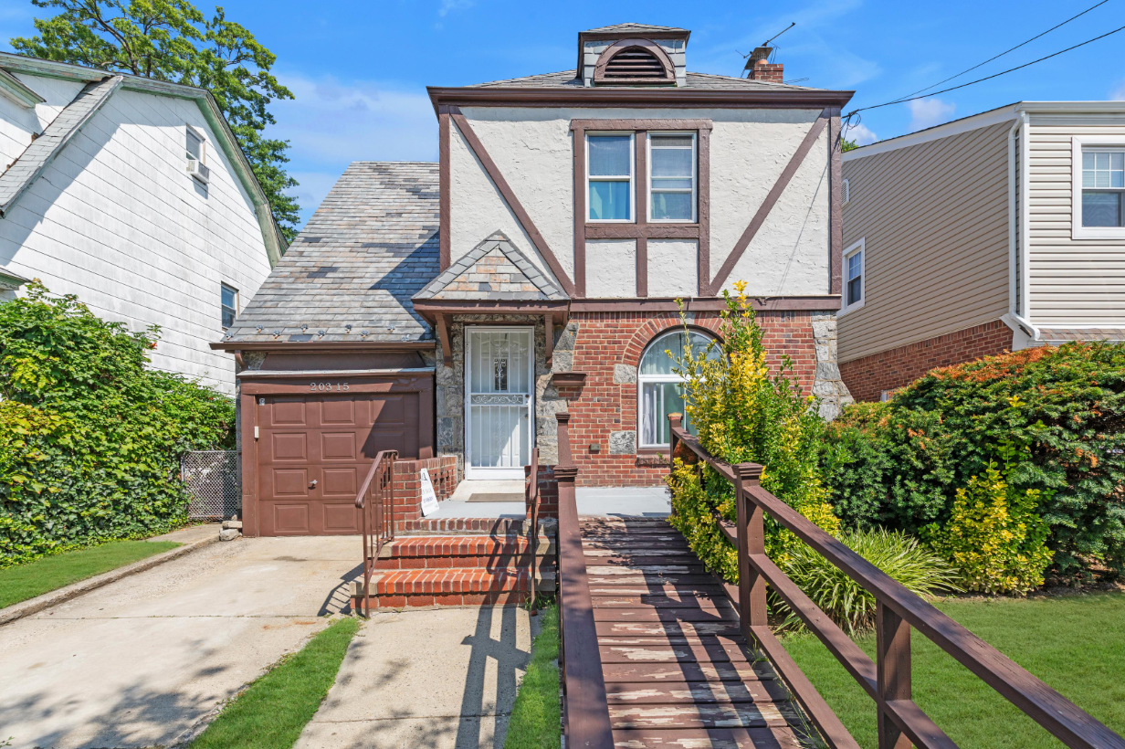 203-15 100th Avenue, Hollis, NY, 11423 United States
