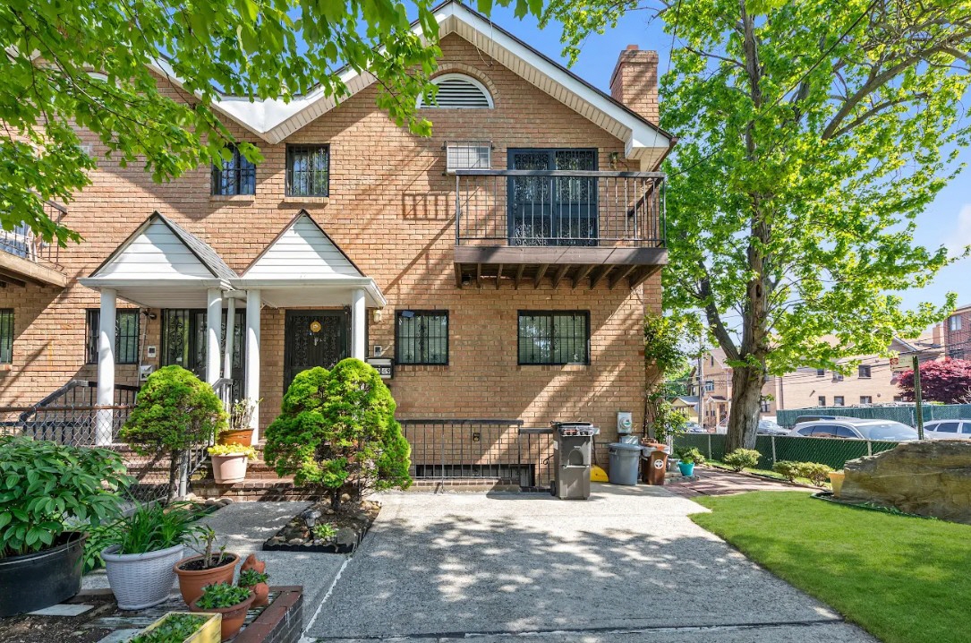 136-49 58th Avenue, Flushing, NY, 11355 United States