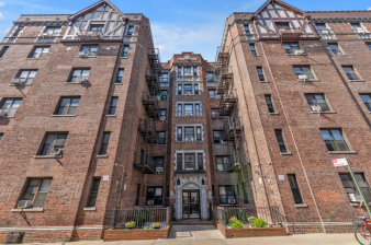 202 42-02 Layton Street, Elmhurst, NY, 11373 United States