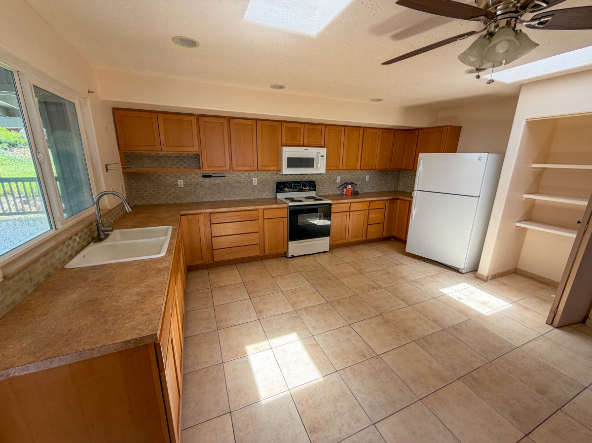 405 Palapalae PL, Kaunakakai, HI, 96748 United States