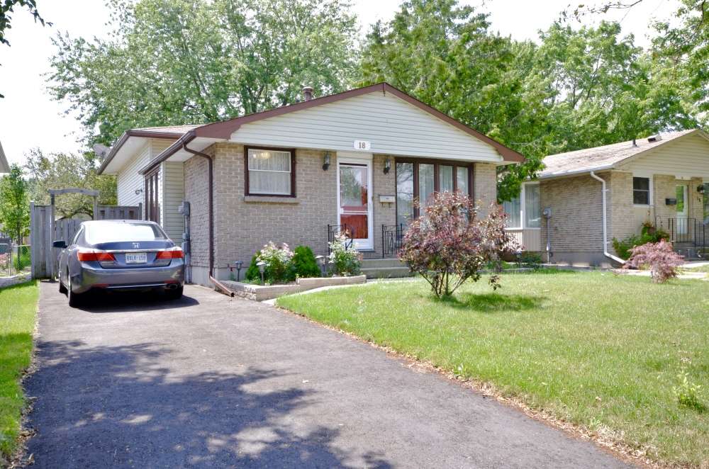 18 Adswood Place, London, ON, N6E 1W7 Canada