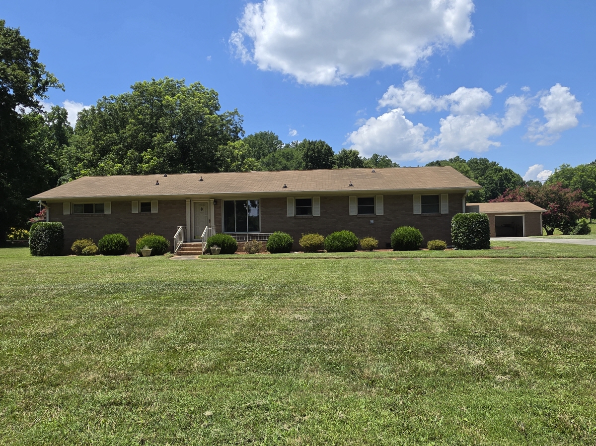 16523 Thompson Rd, Mint Hill, NC, 28227 United States