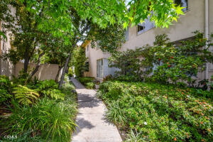 660 S Orange Grove Boulevard #D, Pasadena, CA, 91105 United States