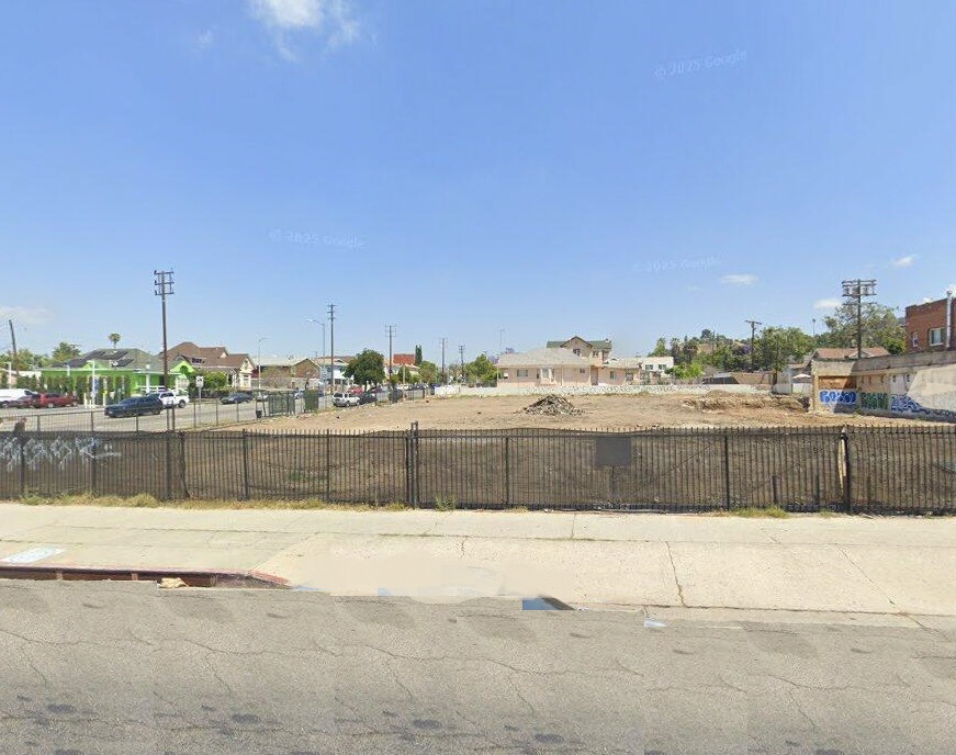 2901 N Brodway, Los Angeles, CA, 90031 Canada