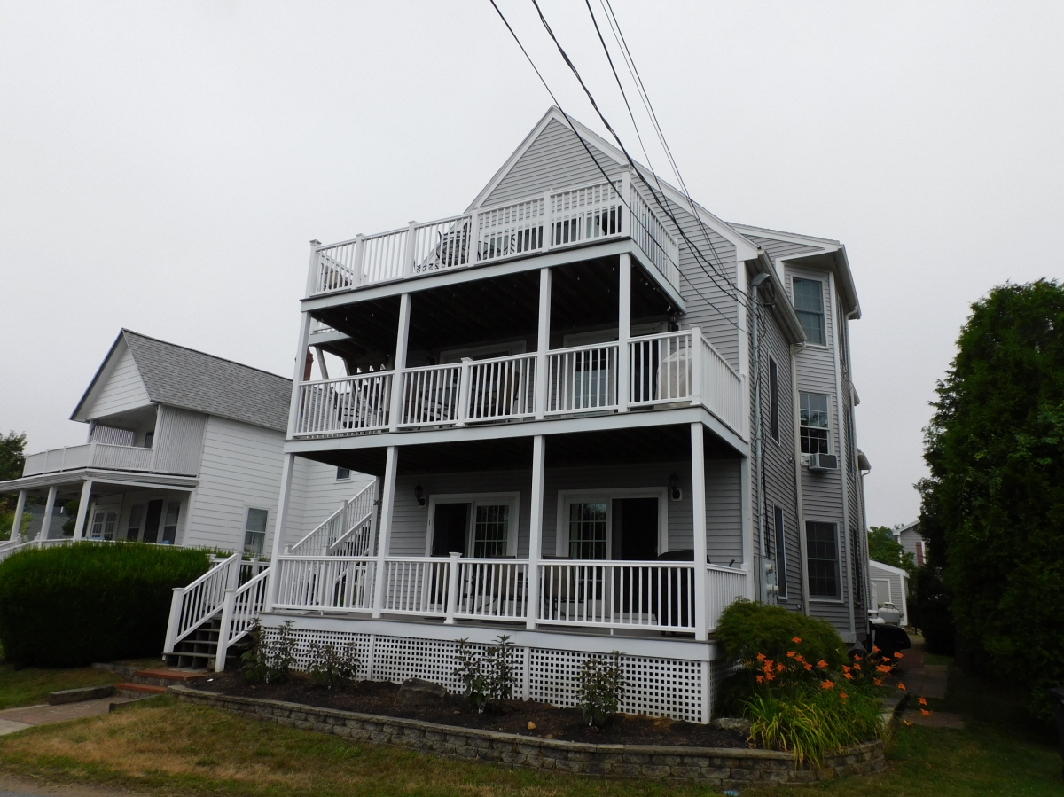 24 Freeman St #3, York, ME, 03909 United States