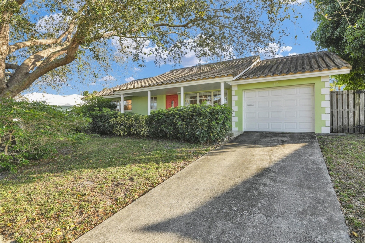 1290 SW 8 Street, Boca Raton, FL, 33486 United States