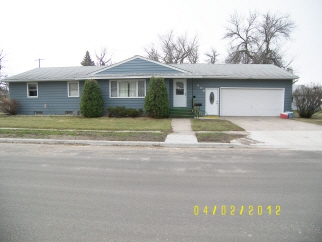 406 East 2nd Street, Bottineau, ND, 58318