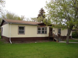 416 East Beyer Street, Bottineau, ND