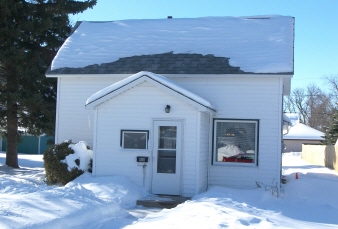 808 Brander Street, Bottineau, ND