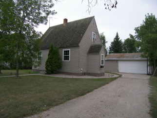 309 12th Street West, Bottineau, ND