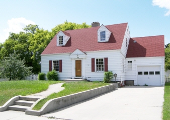 908 Thompson Street, Bottineau, ND