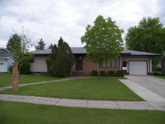601 Kersten Street, Bottineau, ND