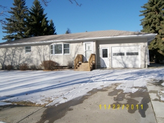 410 West 10th Street, Bottineau, ND